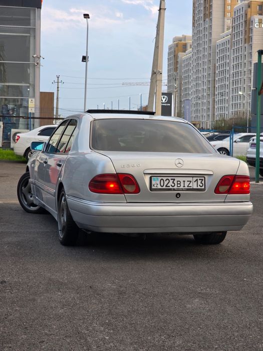 Мерседес  авангард