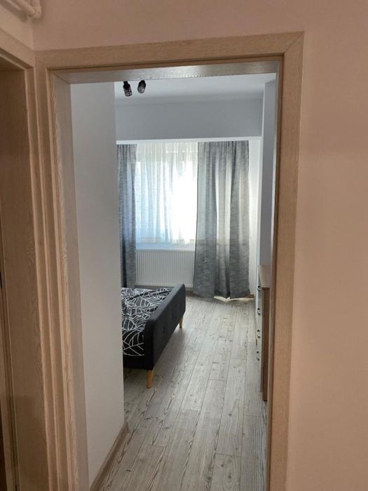 Proprietar inchiriez apartament in zona centrala