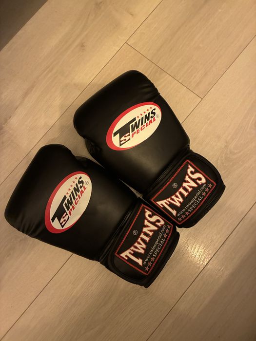 Manusi Twins Special