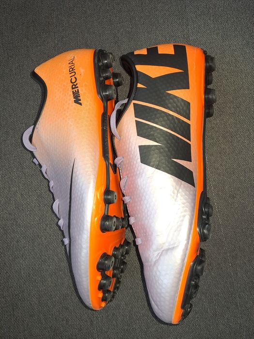 Бутонки/ футболни обувки NIKE 37.5