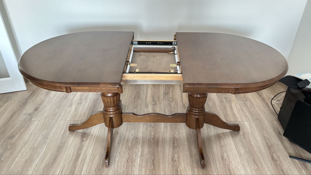 Продам деревянный стол