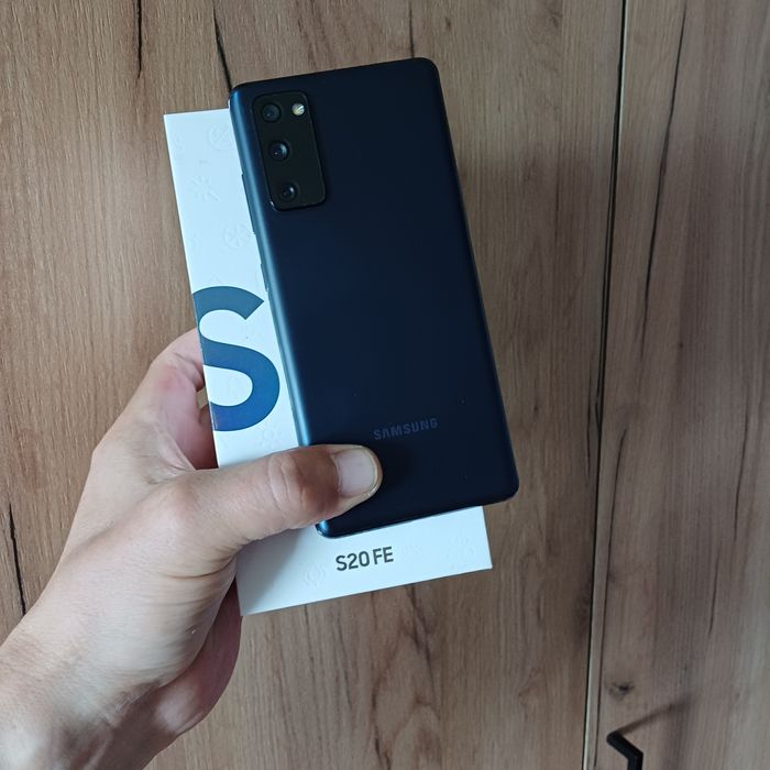 Продаётся Samsung S 20 FE