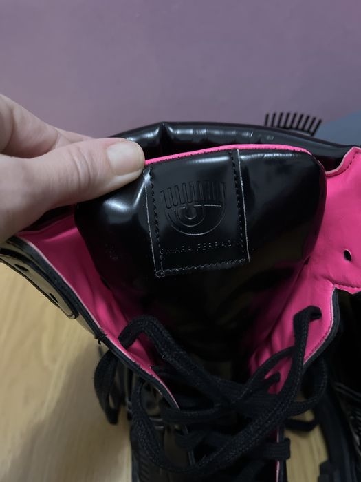 CHIARA FERRANGI,Cesare Paciotti,Diverso,Cafenoar