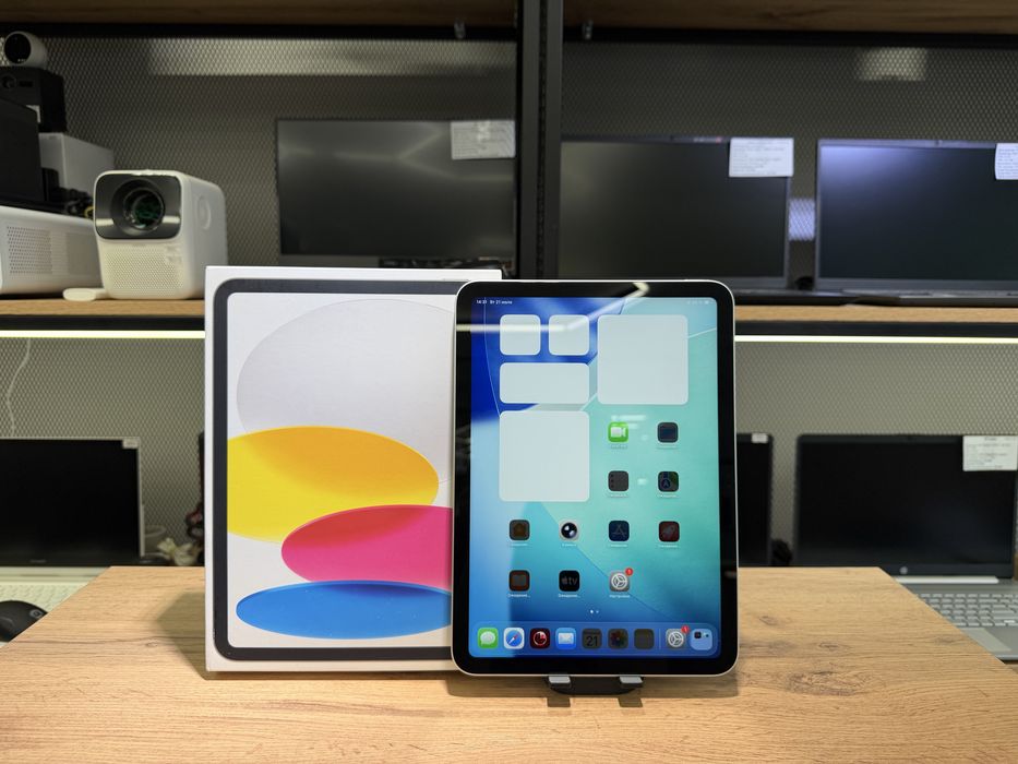 Новый iPad A16, 256 GB, Wi-Fi, Silver полный комплект, 2210/А10