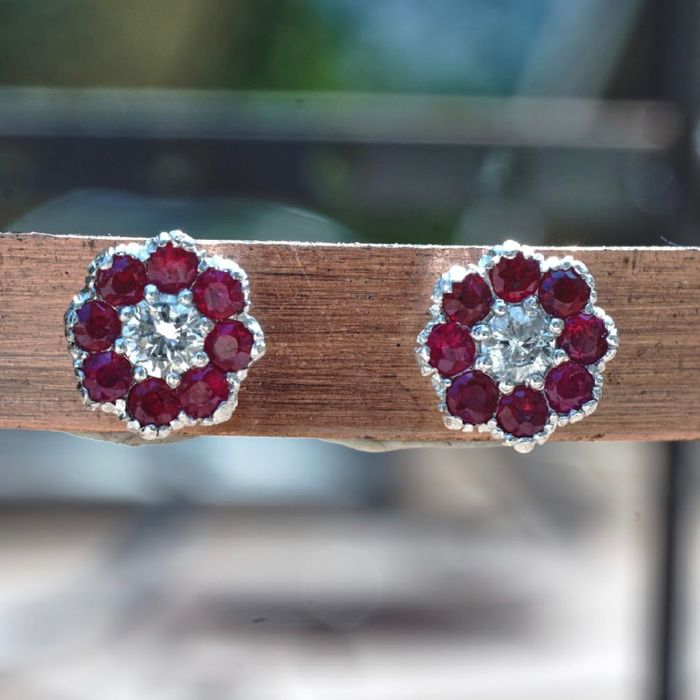 Обеци 18К бяло злато с рубини и диаманти