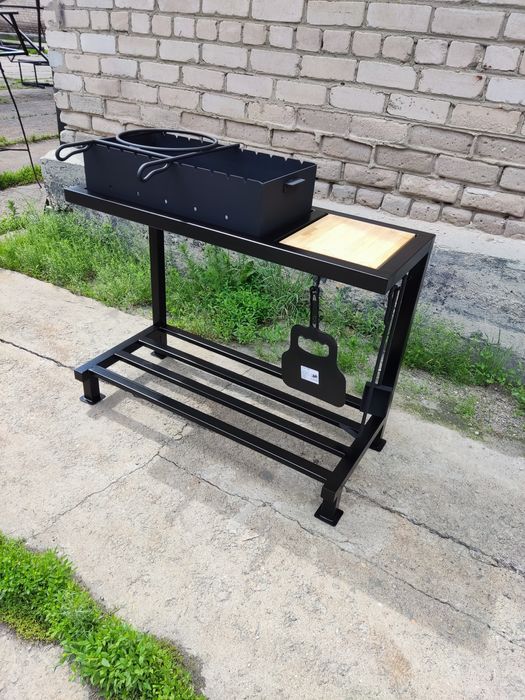 Продам мангал с ковкой