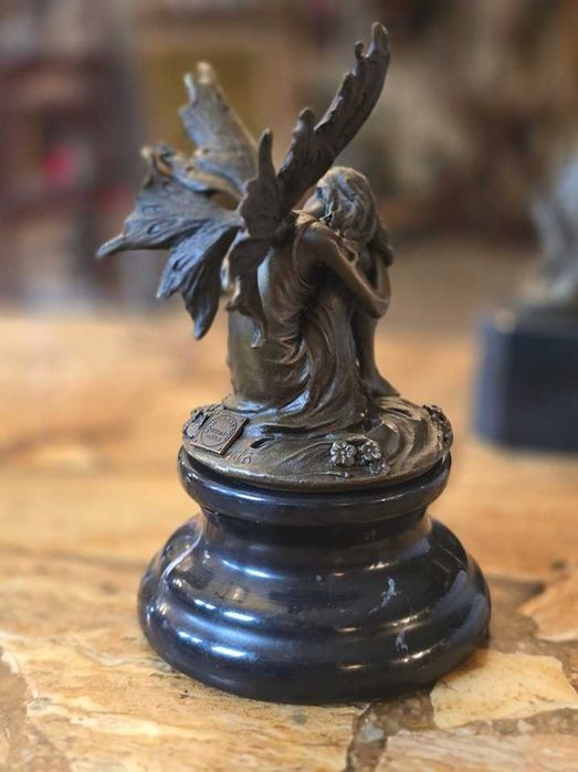 Statueta din bronz Zâna.