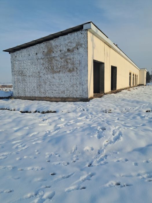 Продам здания в Пскенте, Таш обл.  0.82 га (82 сотх) кадастр есть.