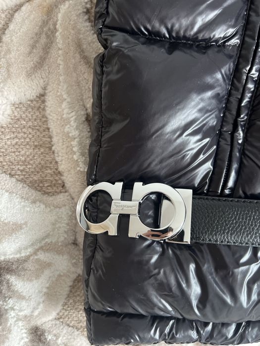 Veste noi cu eticheta+ o curea cadou la alegere!