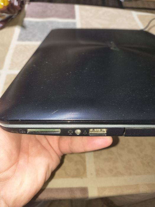 Лаптоп Asus 15,6 инча