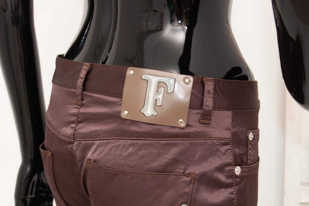 GIANFRANCO FERRÉ дамски панталон от сатен кафяв р-р 28