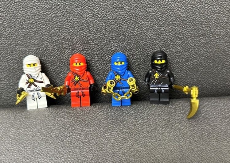 Минифигурок lego