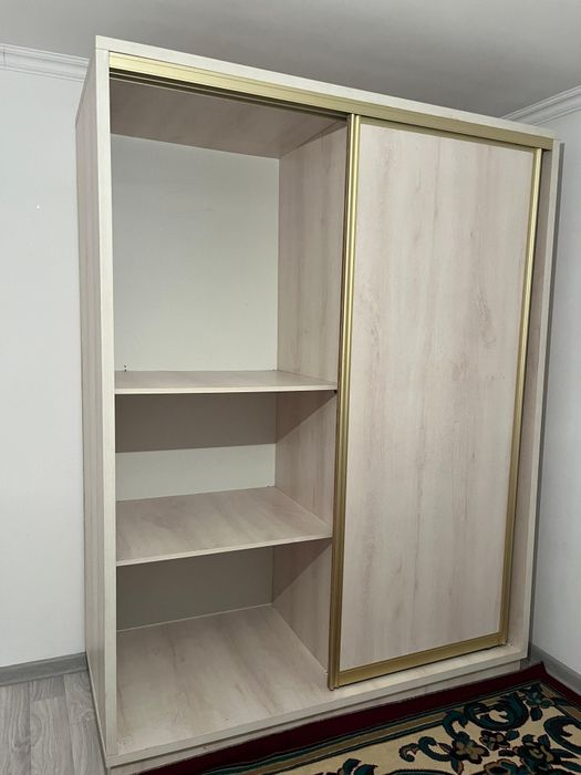 Срочно продам шкаф -купе