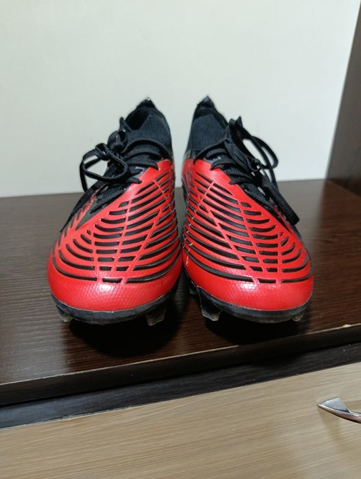 Бутсы футбольные размер 40 в отличном состоянии