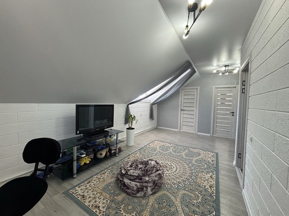 Продам новый дом в центре