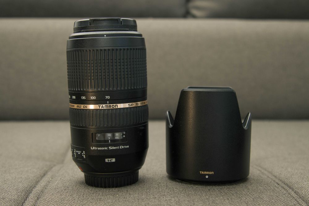 Canon 250D full kit + kit lens + Tamron 70-300mm