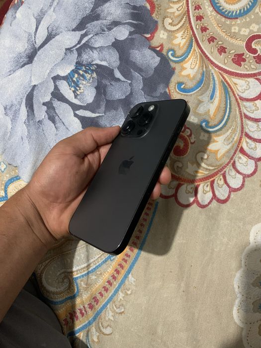 Iphone 14 pro qora