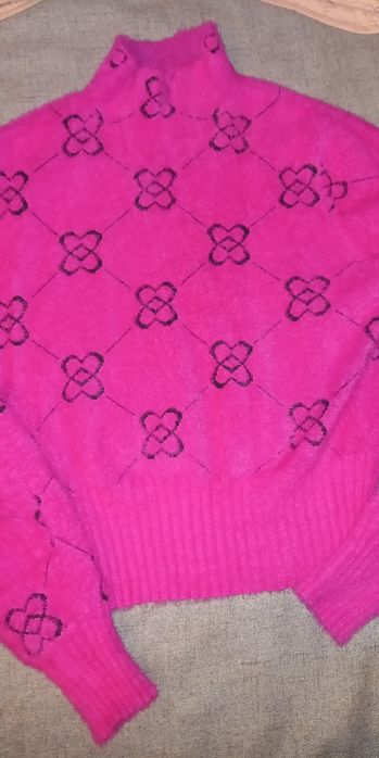 Страхотен пуловер