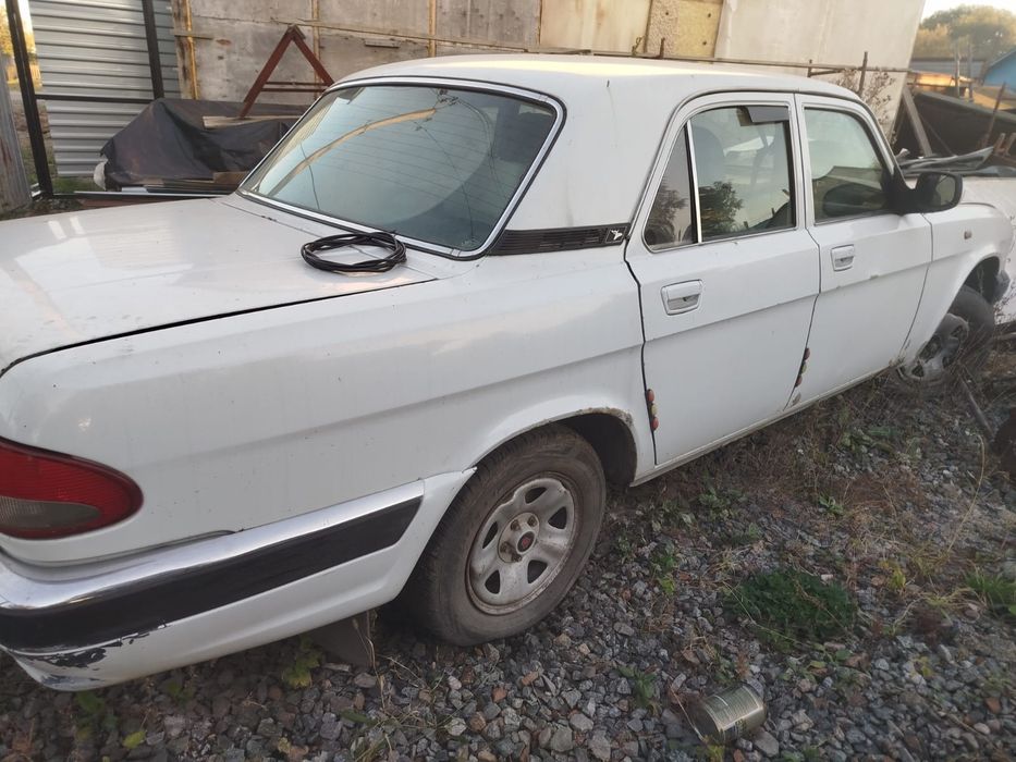 Продам волгу без двигателя.