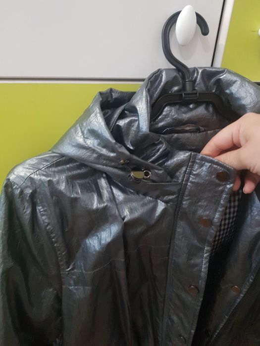 Срочно продам новую куртку