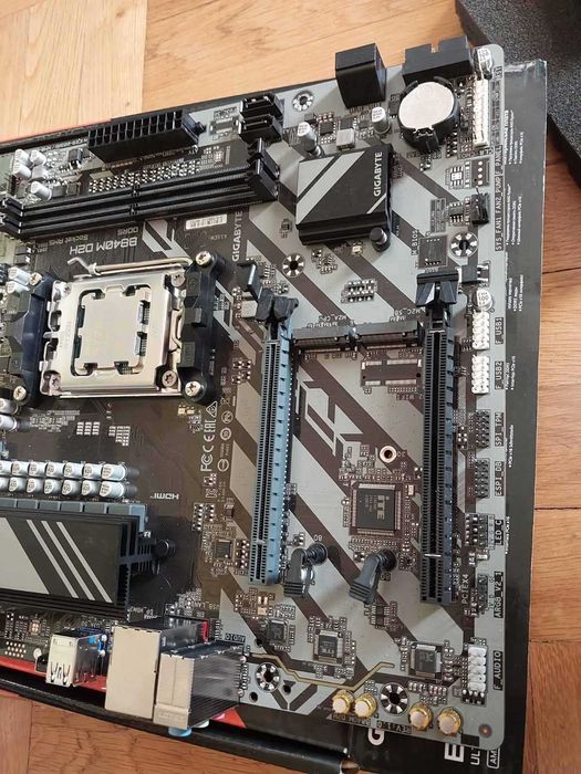 AMD Ryzen 5 7600X + Gigabyte B840M D2H /ново с гаранция/