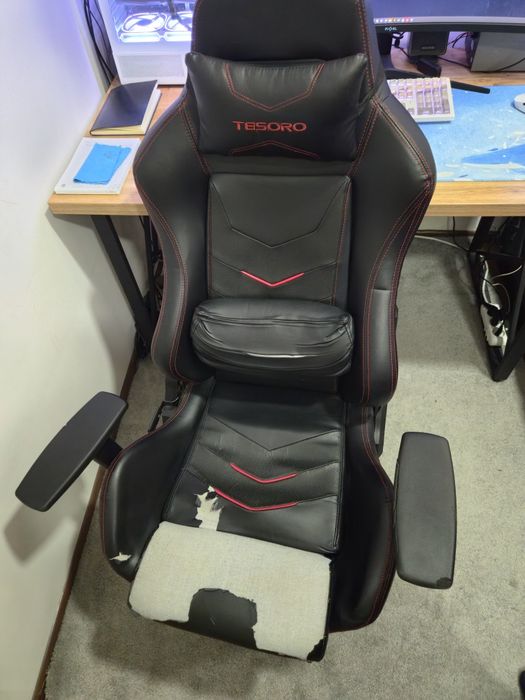Игровое кресло Tesoro