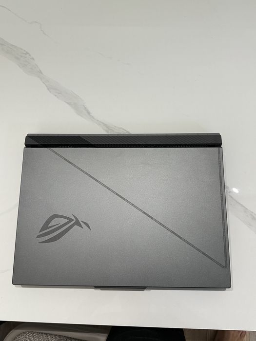 Продаю игровой ноутбук ASUS ROG Strix