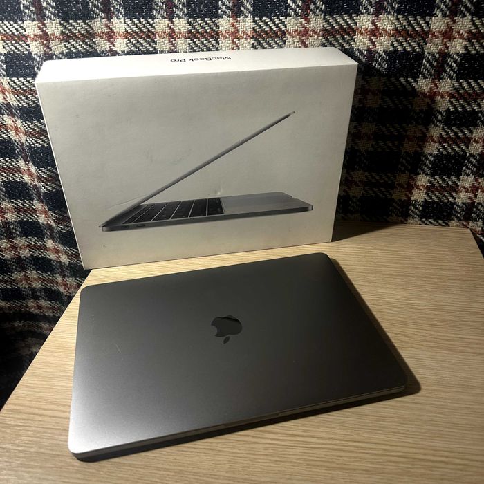 MacBook Pro 13 - 2017 года (MLL42RU/A (Space Grey) A1708)