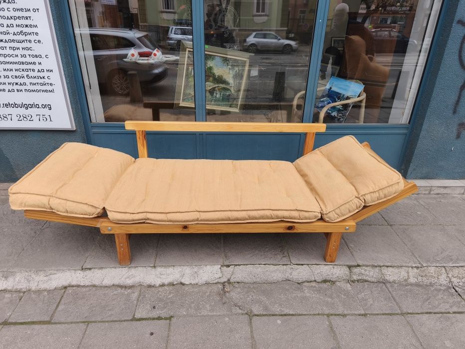 Разтегаем дървен диван
