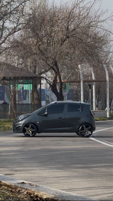 SROCHNA 215/35/18 Banan diska balon sotiladi