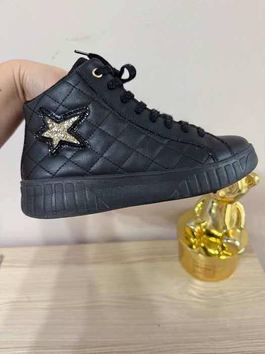 Черни високи кецове с декорация звезда – размер 37