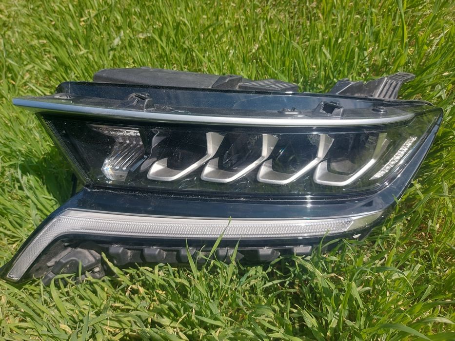 Фара передняя Kia Sorento
