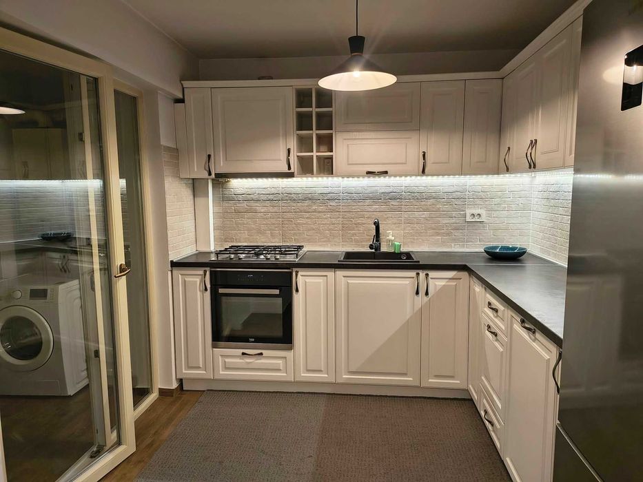 Apartament premium 3 camere + Garaj | Zona centrala- intre Râpa Galbenă si Carrefour Gara (Strada Florilor- Bloc Rezidential ROUA)
