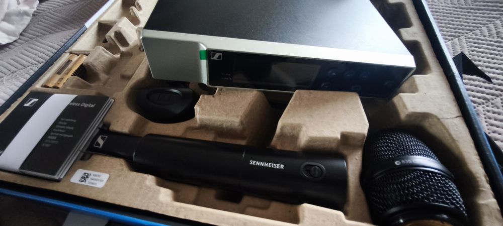 Професионална  безжична система Sennheiser EW-D 835-S SET