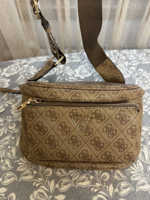 Дамска чанта Guess