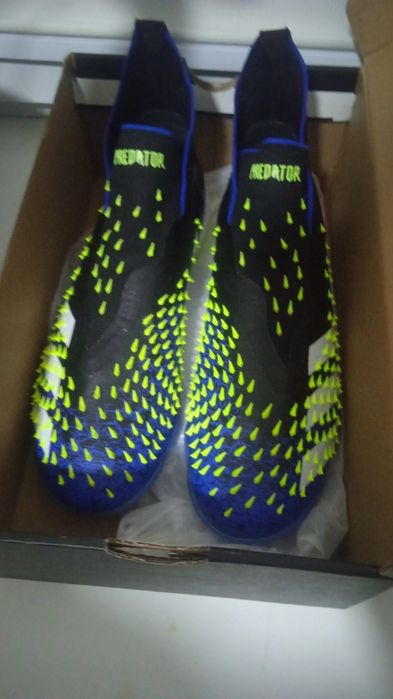 Adidas predator freak