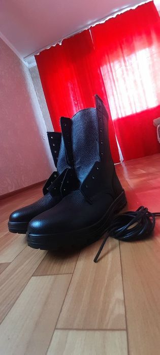 Продаю новые,качественные берцы