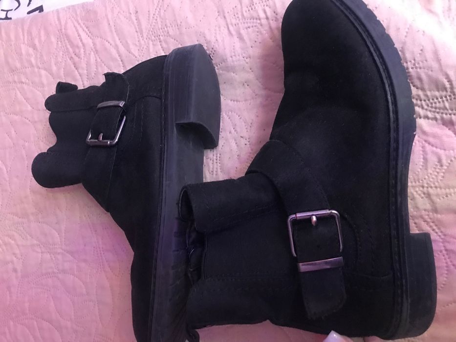 Ghete negre pentru femei/ fete