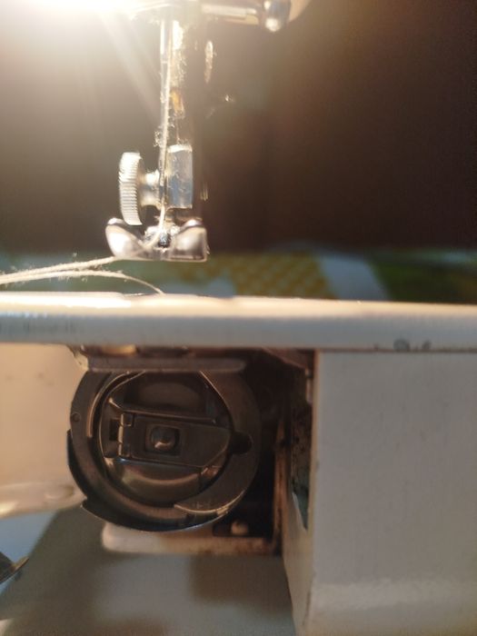 Mașină de cusut privileg