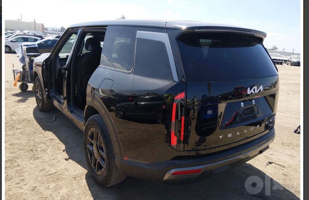 Авто из США. Kia telluride 2027 модель. Цвет: чёрный. Пробег:13113 км