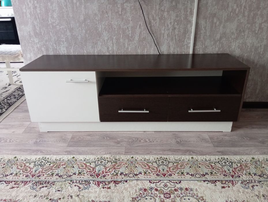 Продам тумбочку б/у в хорошем состоянии