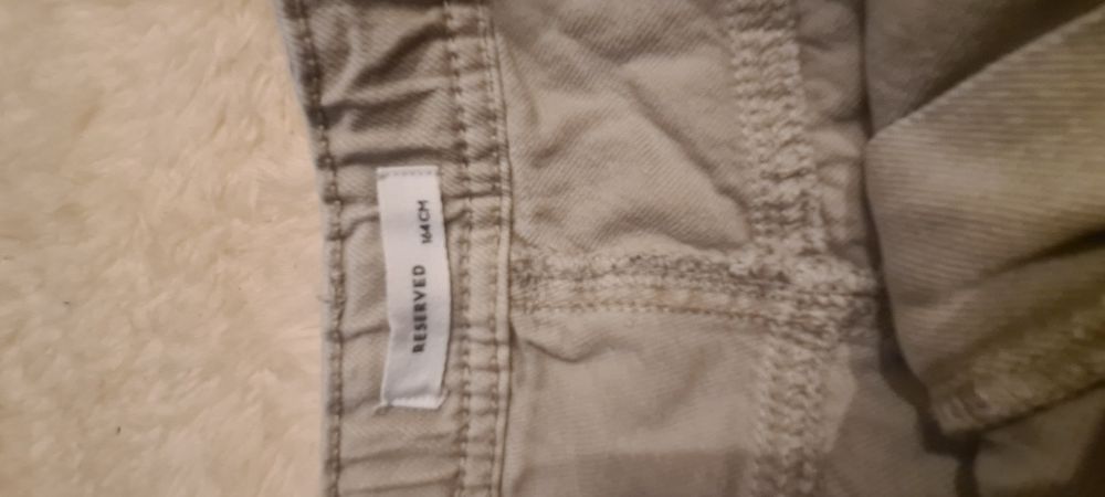 Vand pantaloni scurți jeans Reserved