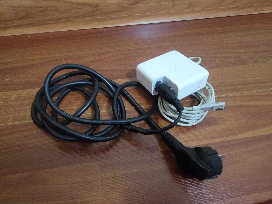 MacBook Pro (13-inch, Early 2011) срочно сотилади