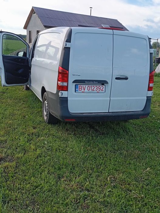 Vând Mercedes Vito