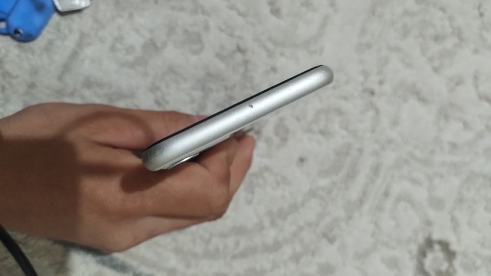 Айфон 11 64 г сатылады