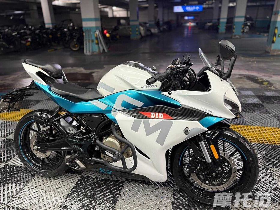 CFMoto 250SR 2021 • 10800 км • Яхши ҳолат