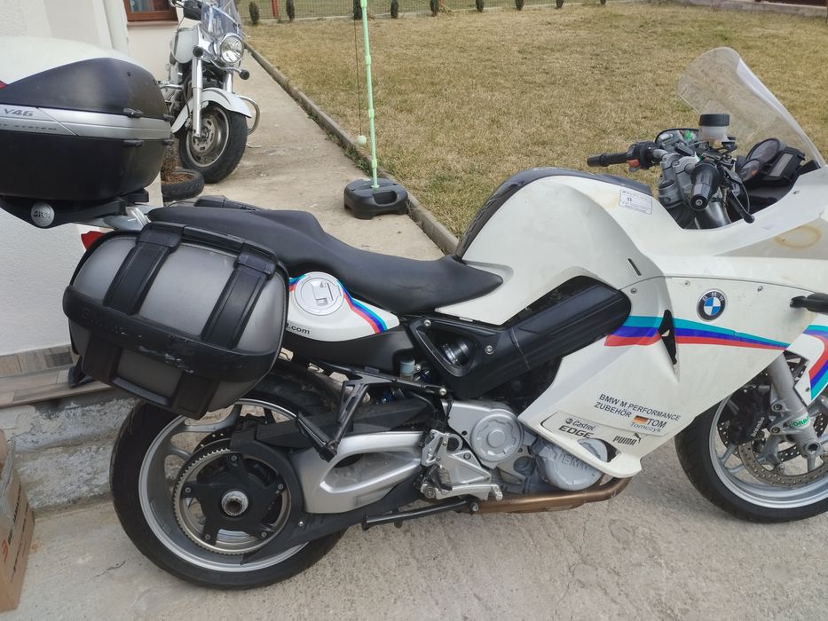 Dezmembrez BMW f 800 st model 2007