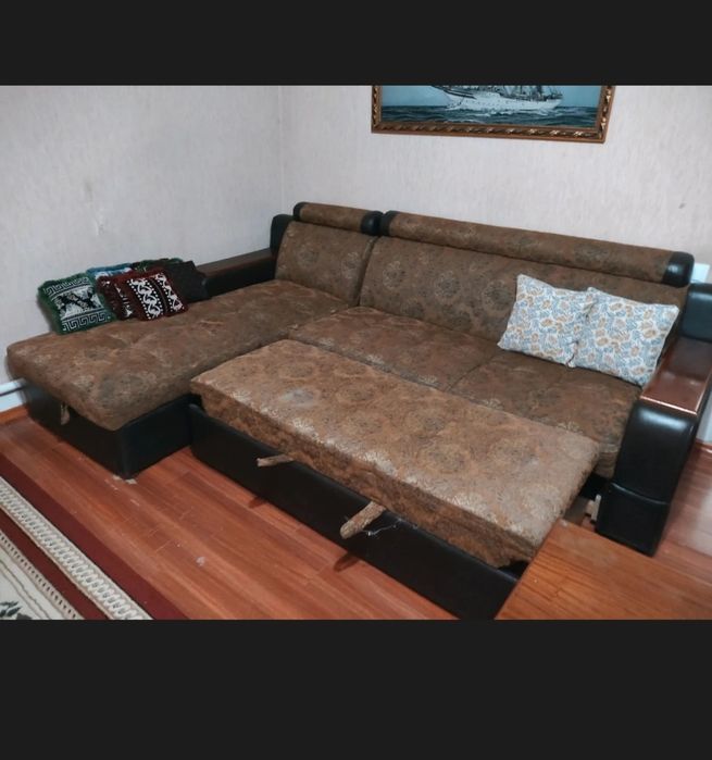 Раздвижной диван с сундучком