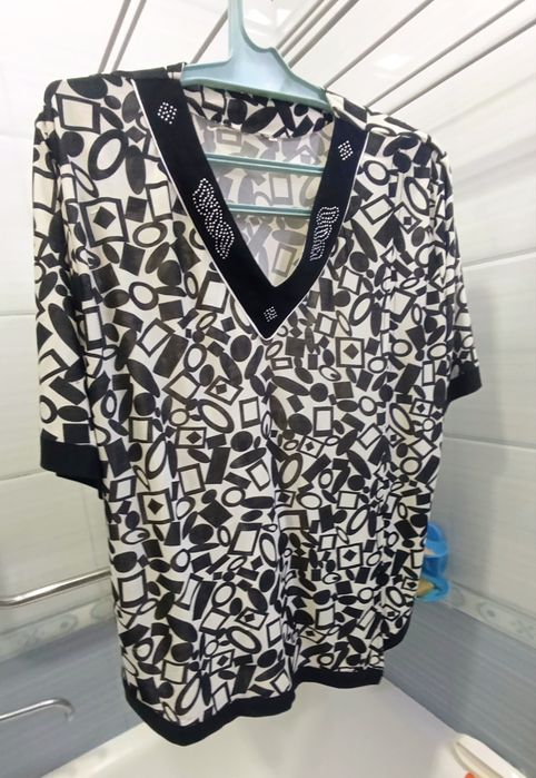 Женские костюмы три комплекта
