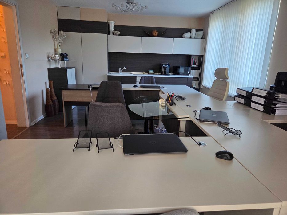Дава се под наем Офис в Казанлък - 70 кв.м за 480 € - Снимка #1